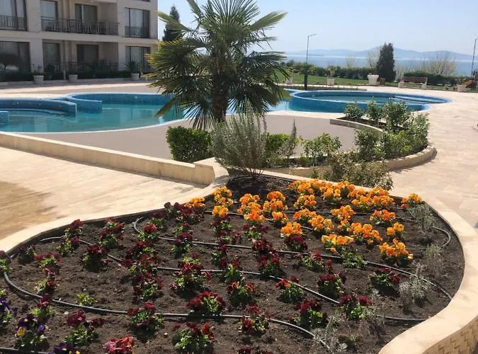 Diamond Sarafovo Apart-hotel 3*